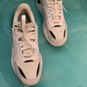 WOMENS PUMA RS-X RUNNING SHOE